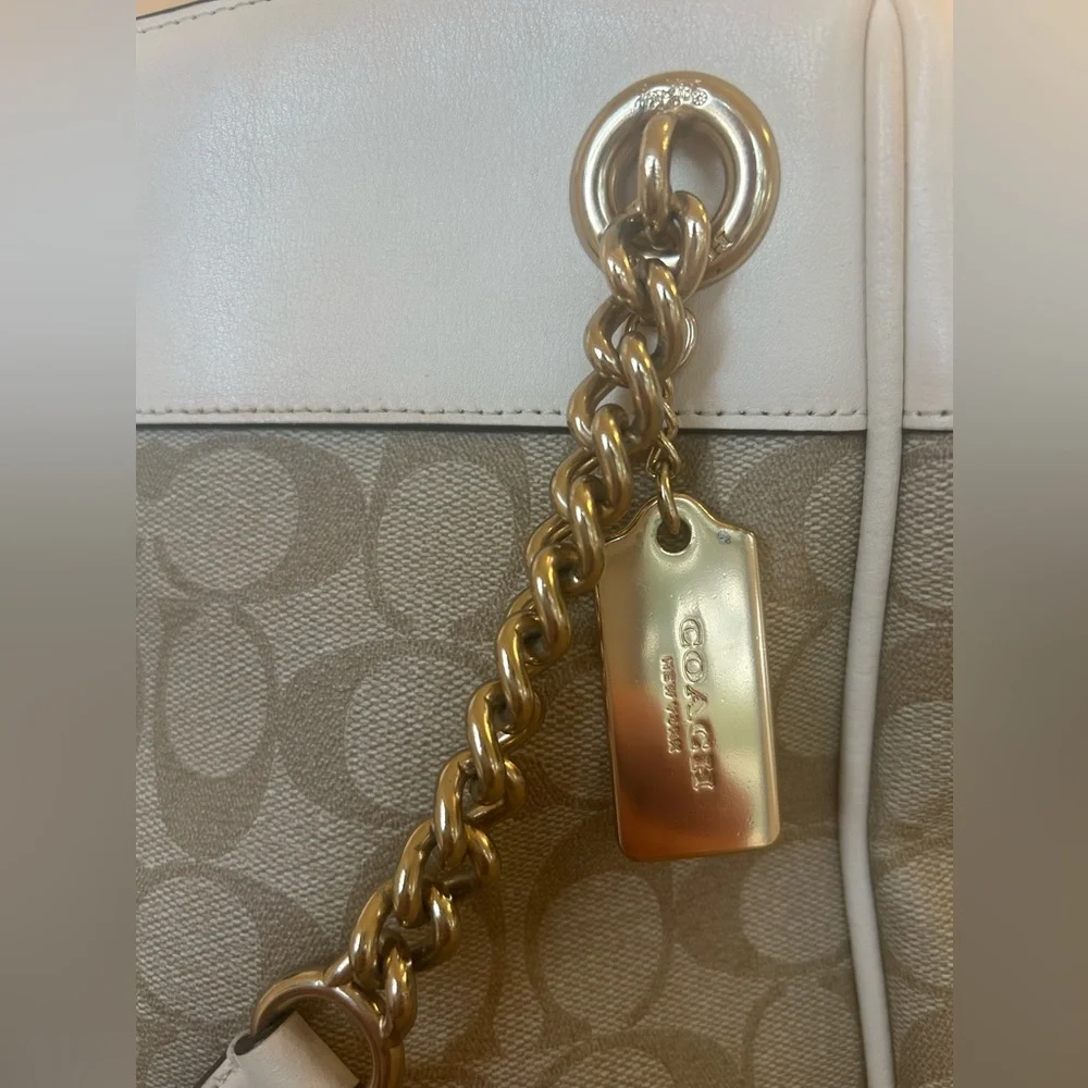 Coach Cammie Chain Bucket Bag in Light Khaki/Chalk - Picture 7 of 16